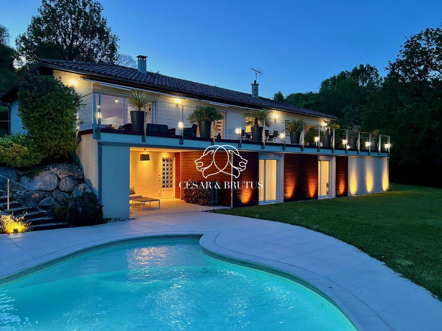 Maison 10 pièces 300 m² · à Neyron · 300 m² · 1 290 000 €