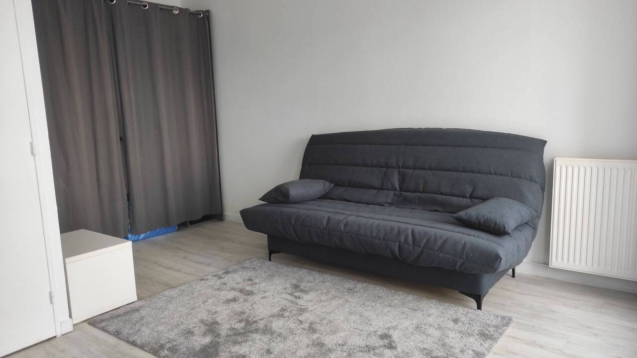 Appartement 1 pièce 28 m² · à Montigny-le-Bretonneux · 28 m² · 850 €