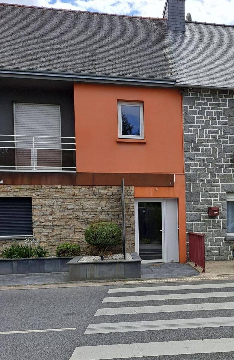 Appartement 1 pièce 56 m² · à Plouguenast-Langast · 55,9 m² · 400 €