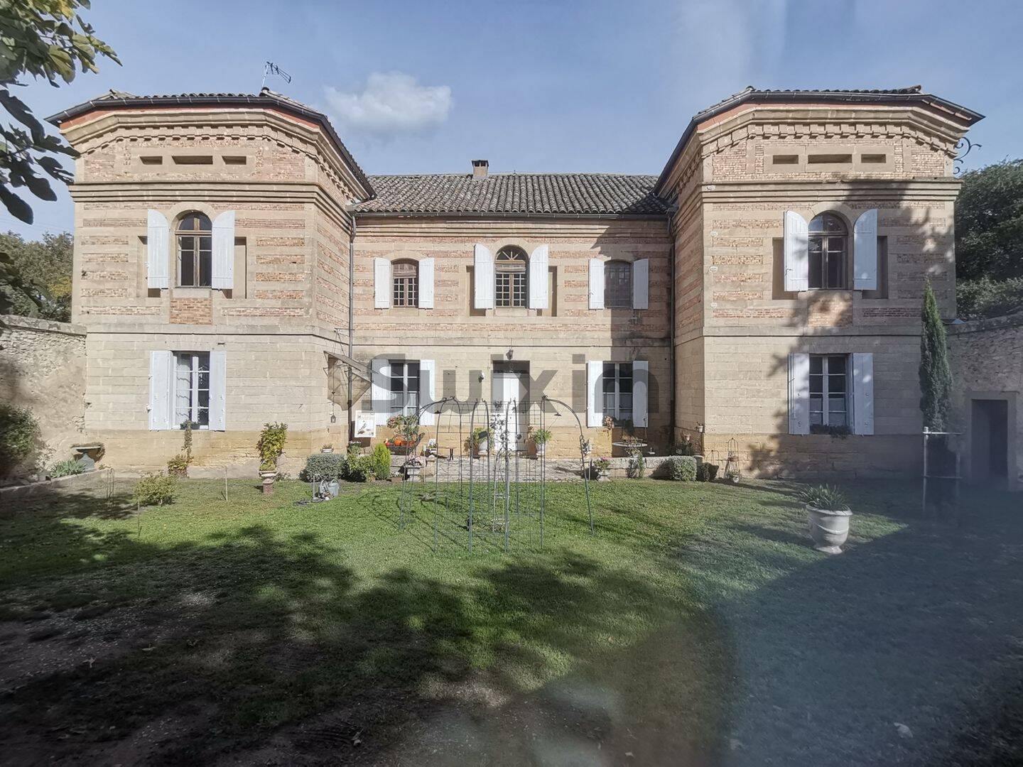 Maison 16 pièces 450 m² · à Uzès · 450 m² · 1 190 000 €