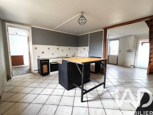 Maison à vendre 235 000 € 8 pièces 4 chambres 166,1 m² 2 040 m² de terrain Youx 63700