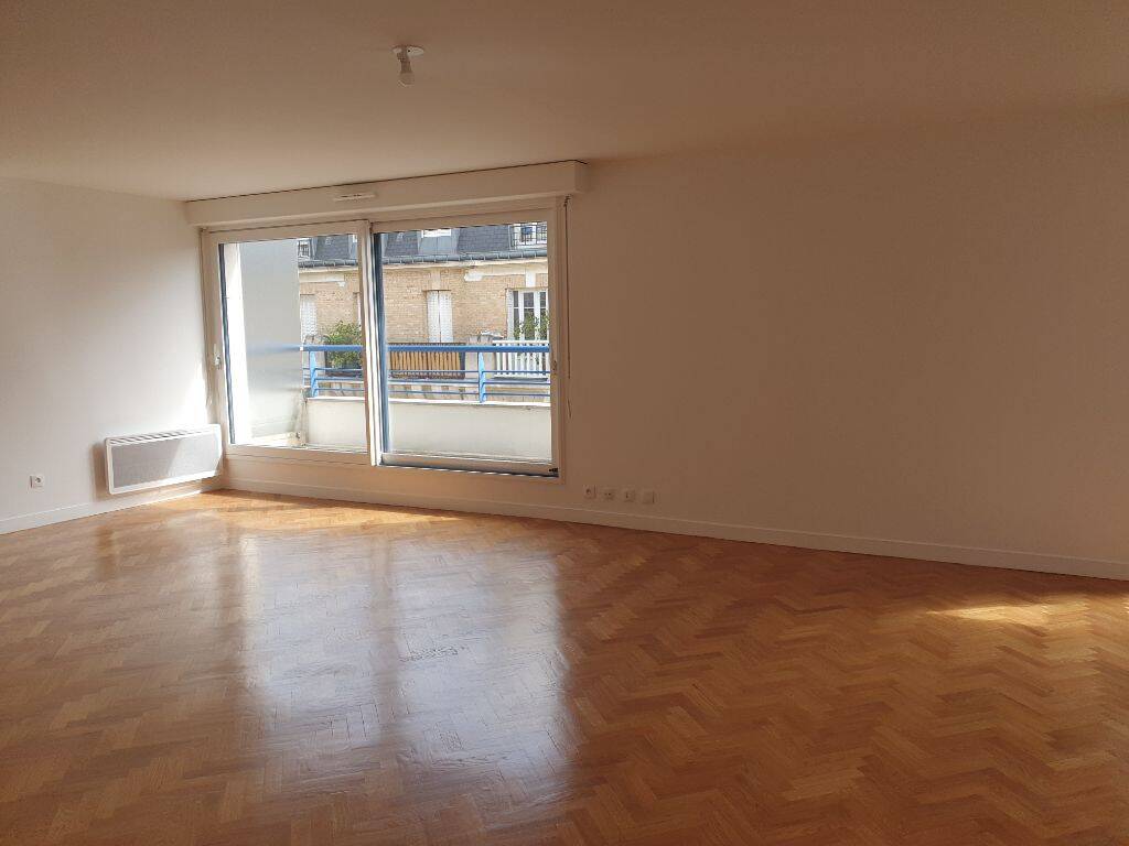 Appartement 5 pièces 115 m² · à Paris 11ème Arrondissement · 114,7 m² · 3 147 €