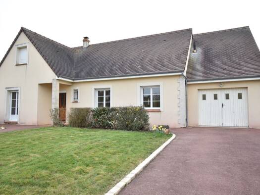 Maison de plain-pied à vendre 220 000 € 6 pièces 3 chambres 112 m² Yèvres 28160