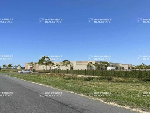 Entrepôt à louer 29 995 € 69 843 m² d'espace de stockage divisible Allonnes 49650