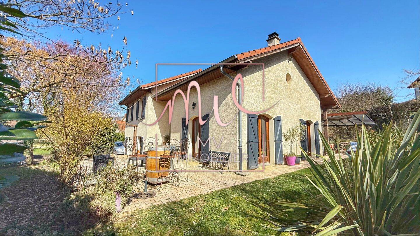 Maison 7 pièces 154 m² · à Charnècles · 154 m² · 399 000 €