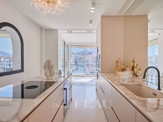 Appartement à vendre de 1.7M à 3M € 3 pièces 2 chambres 135 m² Étage 3/5 Hôtel de Ville Marseille 2ème arrondissement 13002