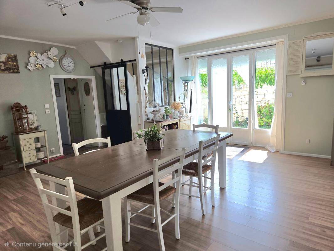 Maison 7 pièces 212 m² · à Bournand · 212 m² · 209 000 €