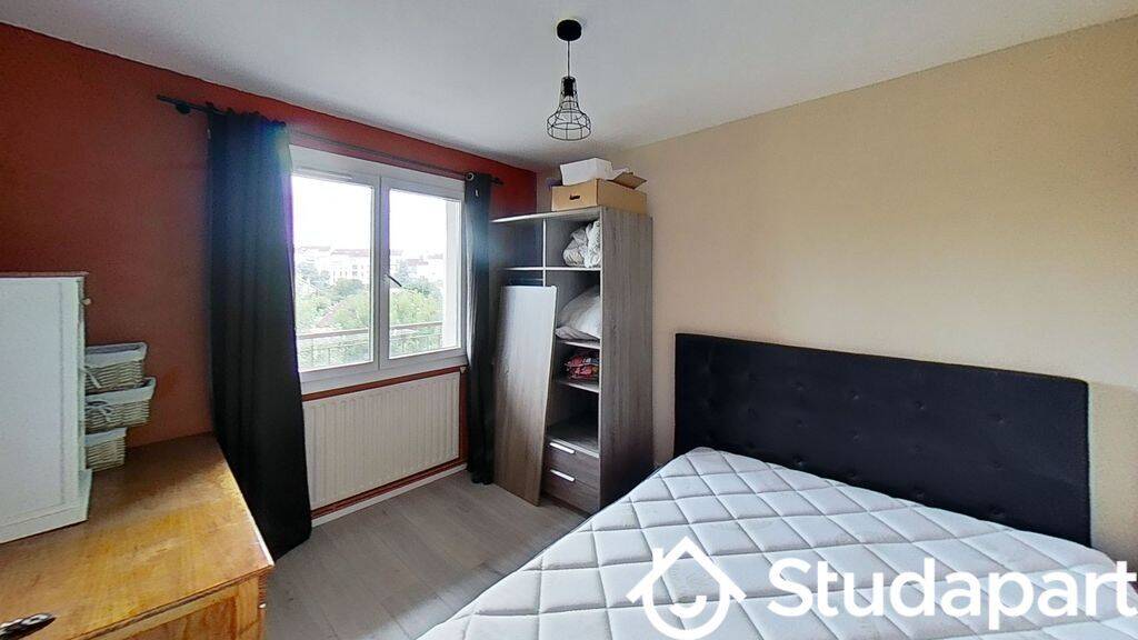 1 pièce 66 m² · à Bron · 66 m² · 540 €/mois