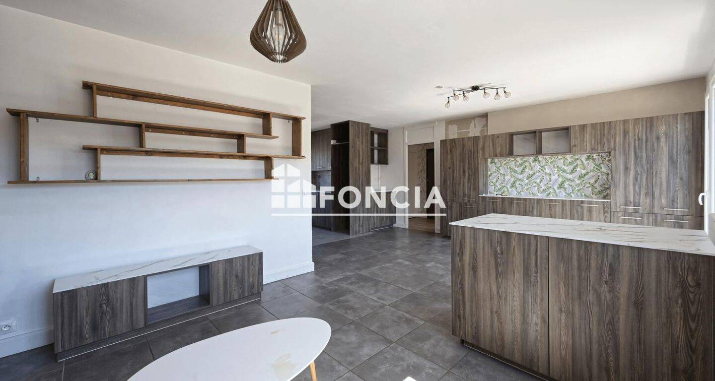 Appartement 3 pièces 62 m² · à Bourgoin-Jallieu · 62 m² · 140 000 €