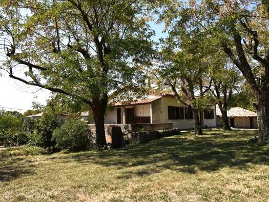 Maison de plain-pied à vendre 295 000 € 4 pièces 3 chambres 118 m² 811 m² de terrain Saint-Remèze 07700