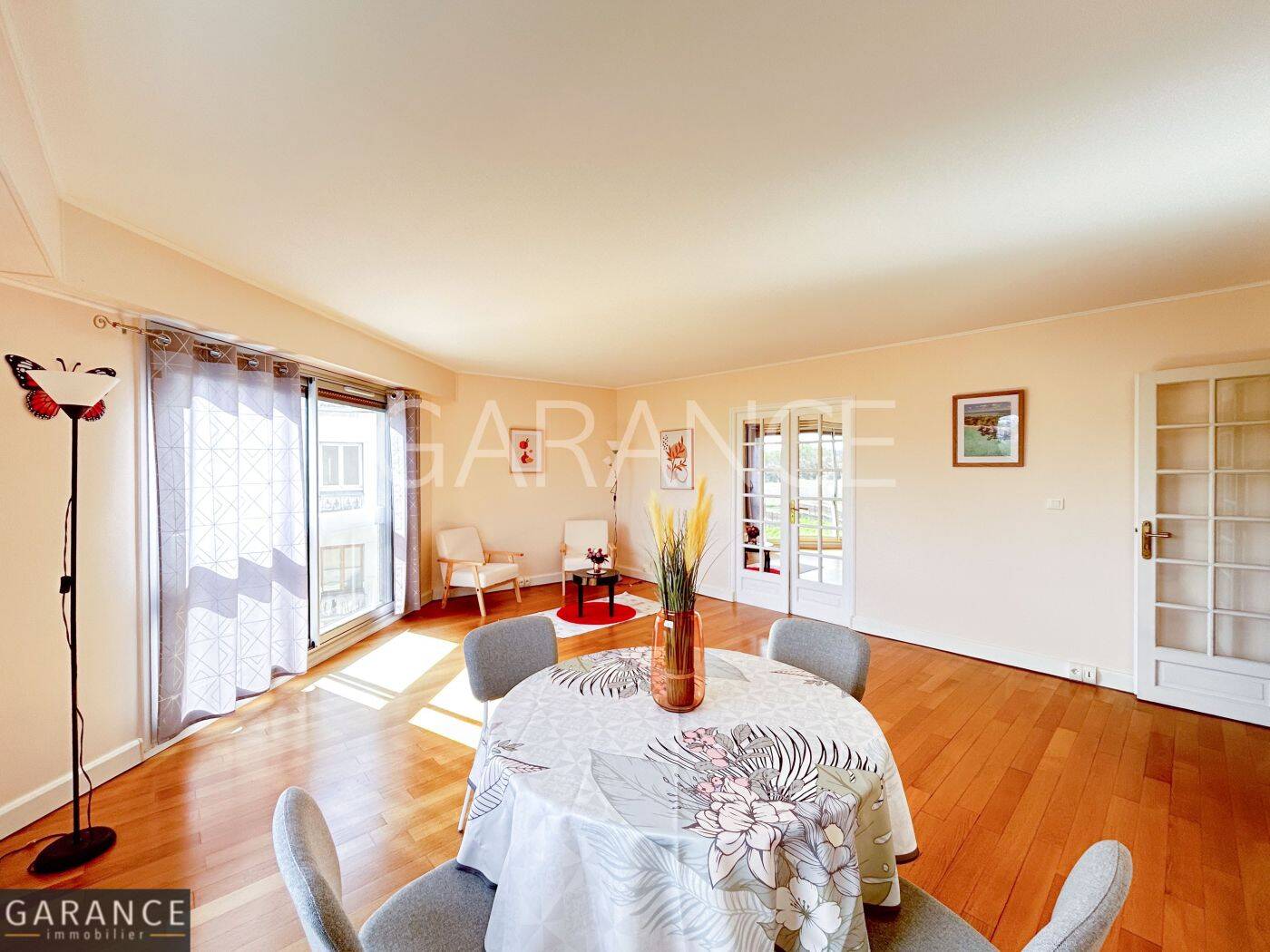 Appartement 2 pièces 58 m² · à Paris 14ème Arrondissement · 58 m² · 1 800 €/mois