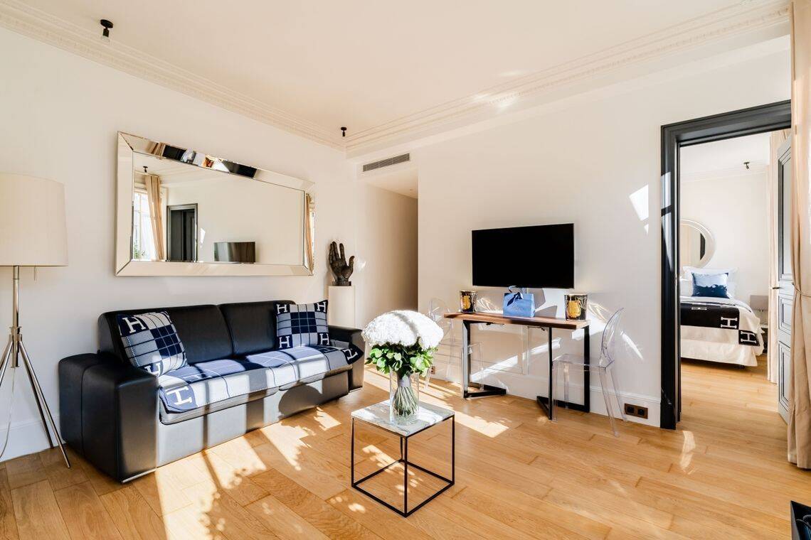 Appartement 2 pièces 37 m² · à Paris 1er Arrondissement · 37 m² · 3 490 €