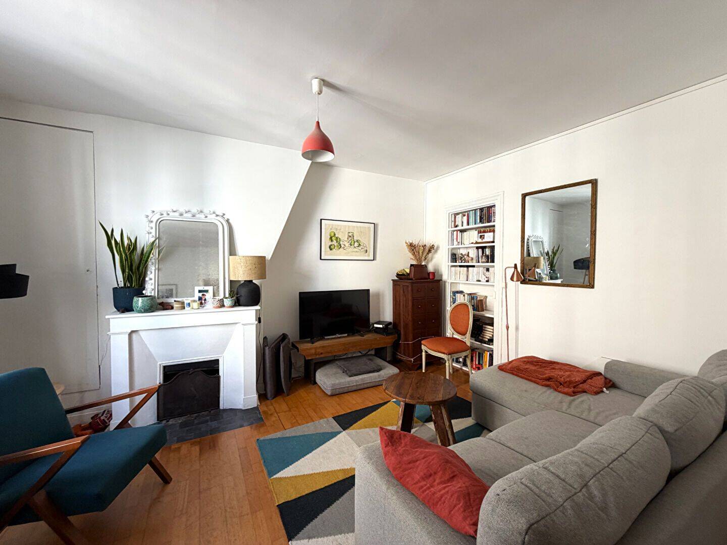 Appartement 3 pièces 76 m² · à Paris 19ème Arrondissement · 76,1 m² · 2 400 €