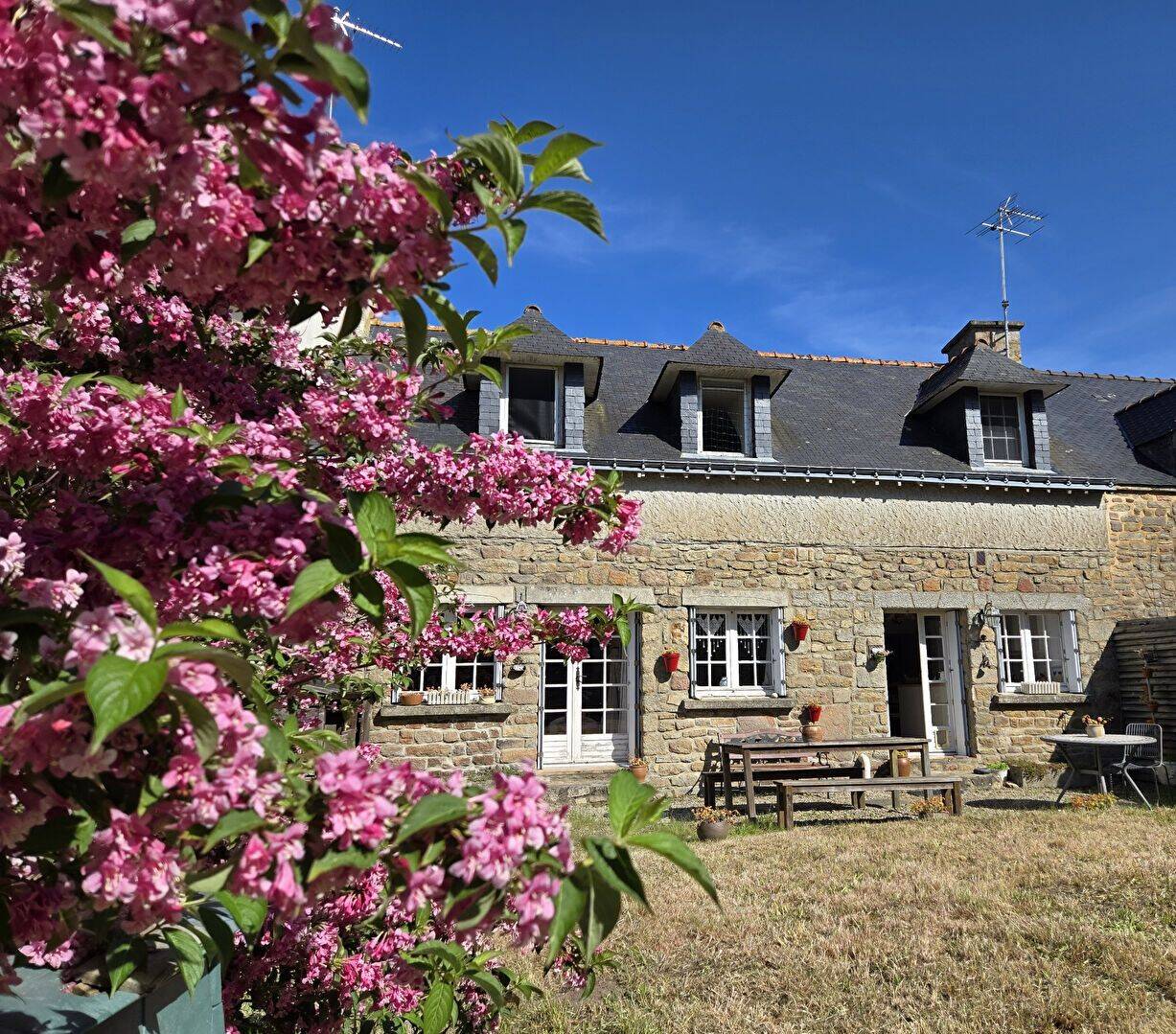 Maison 5 pièces 100 m² · à Sainte-Hélène · 100 m² · 286 976 €