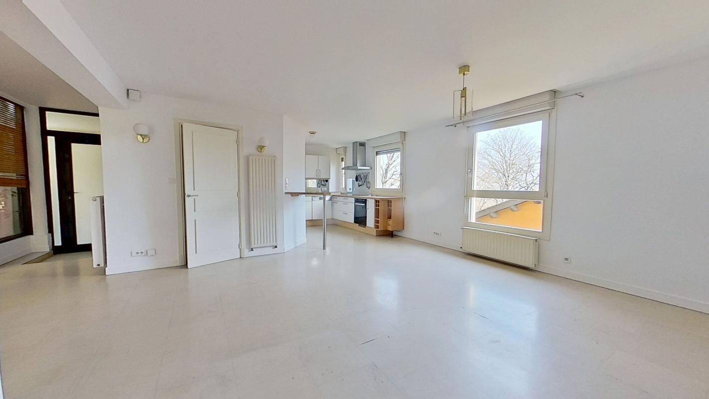 Appartement 4 pièces 130 m² · à Collonges-au-Mont-d'Or · 130,3 m² · 1 400 €
