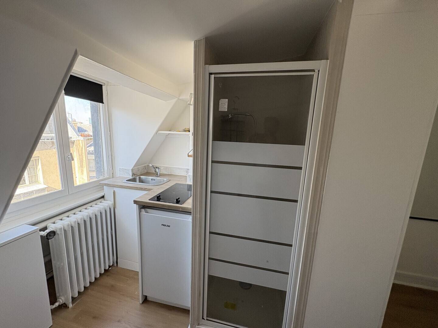 Appartement 1 pièce 12 m² · à Paris 16ème Arrondissement · 12 m² · 750 €/mois