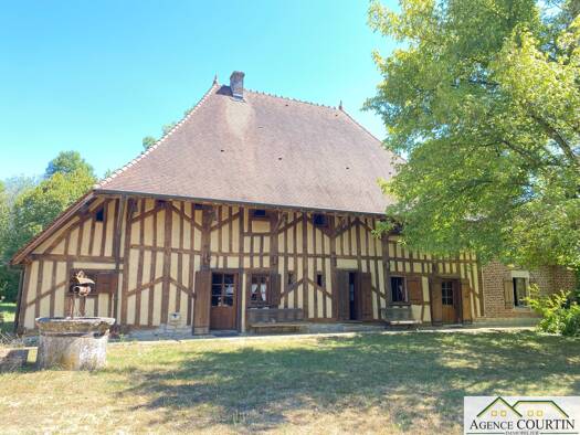 Villa à vendre 440 000 € 12 pièces 5 chambres 258 m² 5 638 m² de terrain Frangy-en-Bresse 71330
