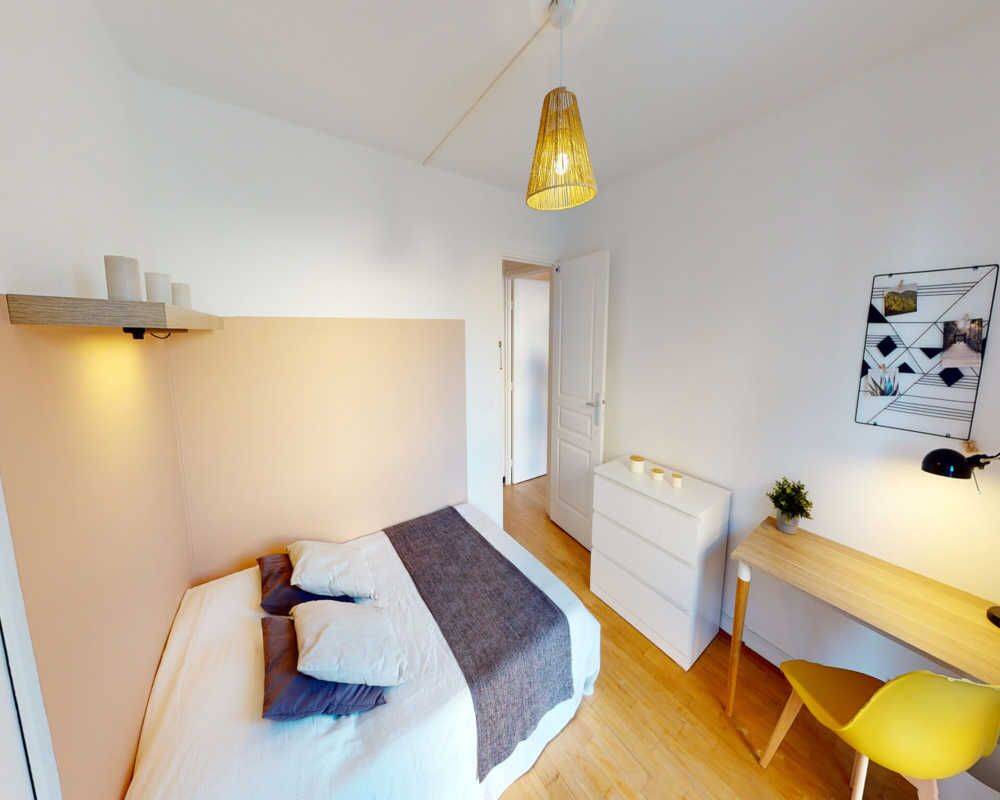 Appartement 6 pièces 150 m² · à Paris 15ème Arrondissement · 150 m² · 1 290 €/mois