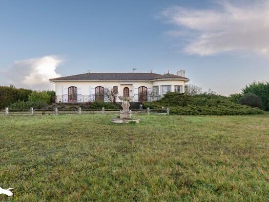 Maison à vendre 241 960 € 5 pièces 4 chambres 175 m² 9 080 m² de terrain Saint-Seurin-de-Cadourne 33180