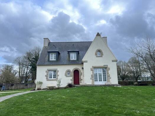 Maison à vendre 249 100 € 6 pièces 5 chambres 134 m² 1 483 m² de terrain Spézet 29540