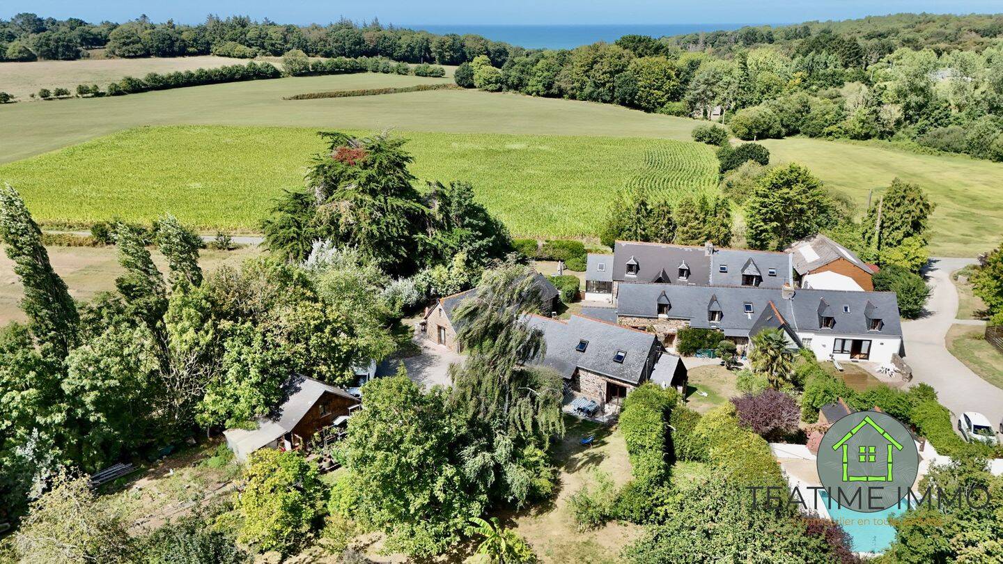 Maison 25 pièces 470 m² · à Plestin-les-Grèves · 470 m² · 760 000 €
