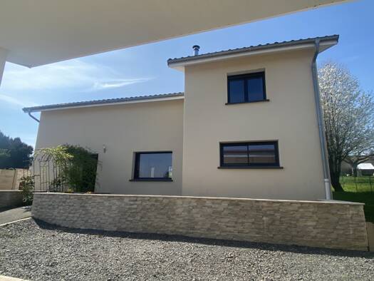 Villa à vendre 375 000 € 5 pièces 3 chambres 134 m² 1 279 m² de terrain Crêches-sur-Saône 71680