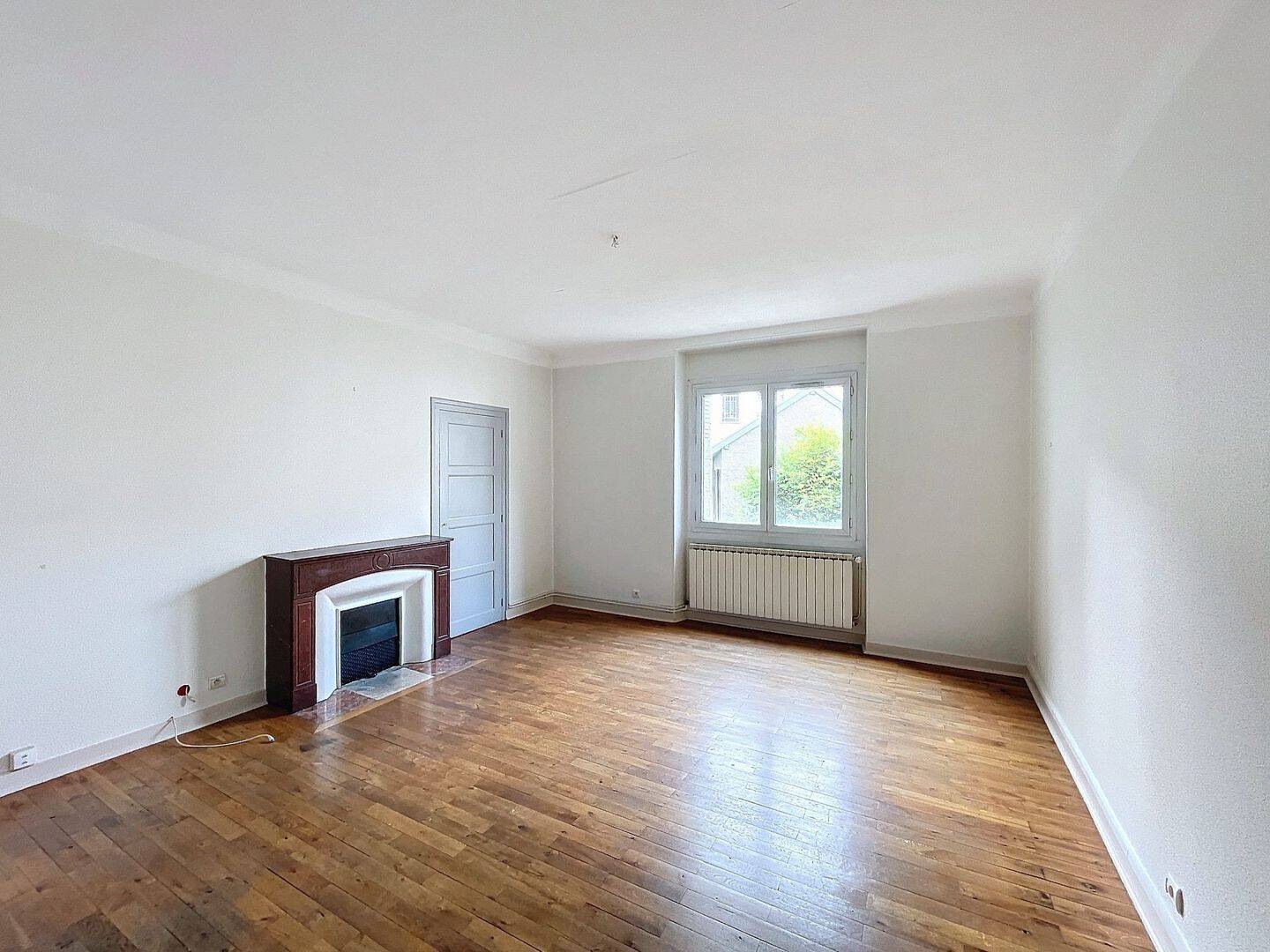 Appartement 3 pièces 94 m² · à Grenoble · 94 m² · 240 000 €