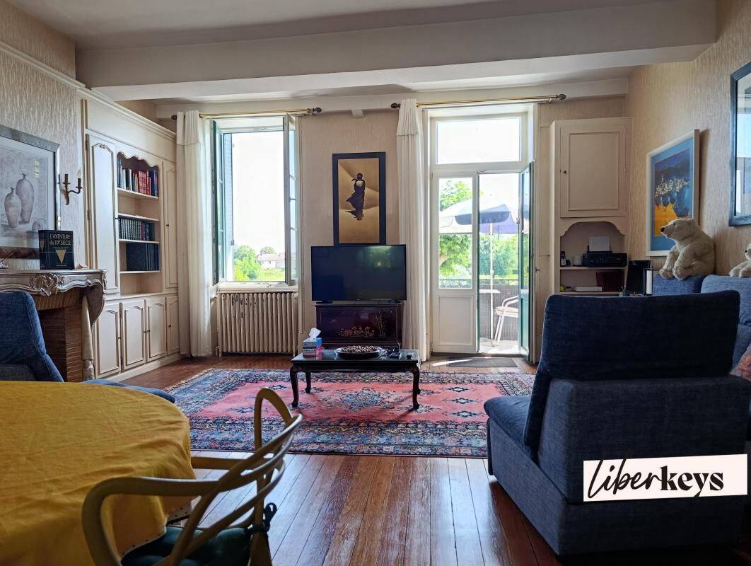 Appartement 7 pièces 230 m² · à Tournus · 229,5 m² · 239 000 €