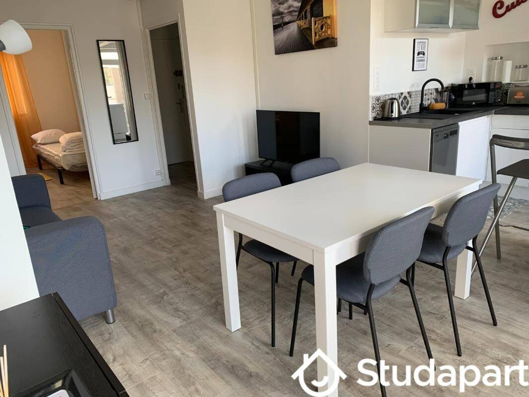 1 pièce 11 m² · à Mont-Saint-Aignan · 11 m² · 450 €