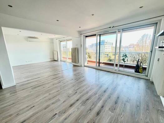 Appartement à vendre 310 000 € 5 pièces 3 chambres 118 m² Étage 6/6 Poincaré-Foch-Anatole France Nancy 54000