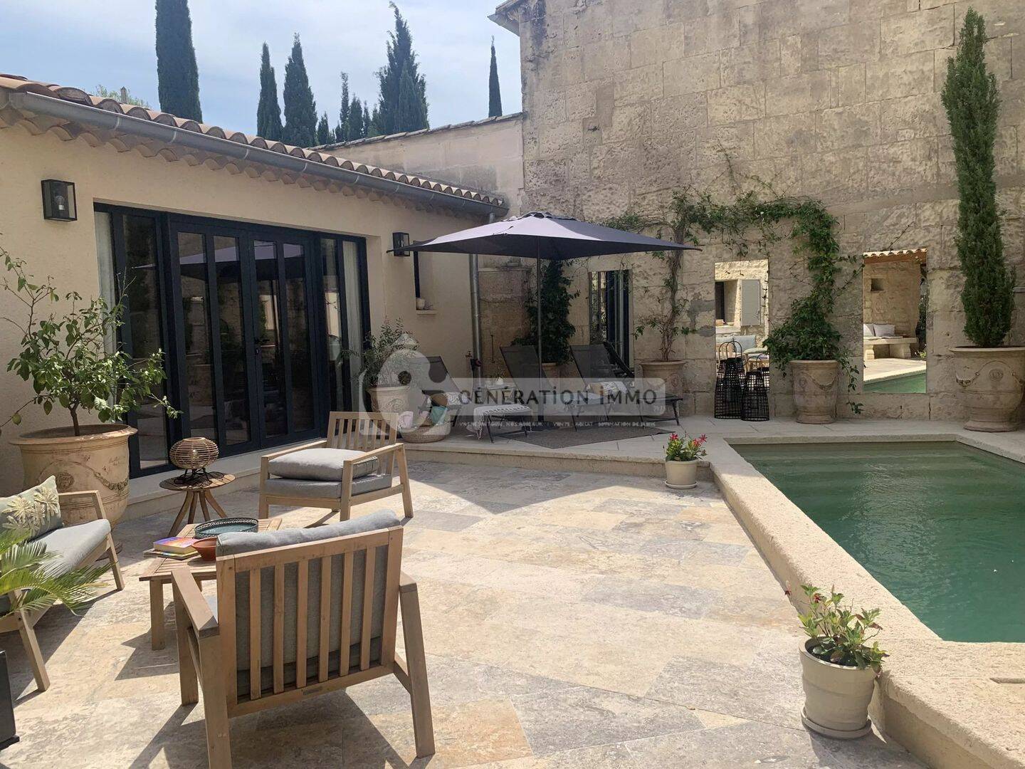 Maison 8 pièces 145 m² · à Fontvieille · 145 m² · 689 000 €