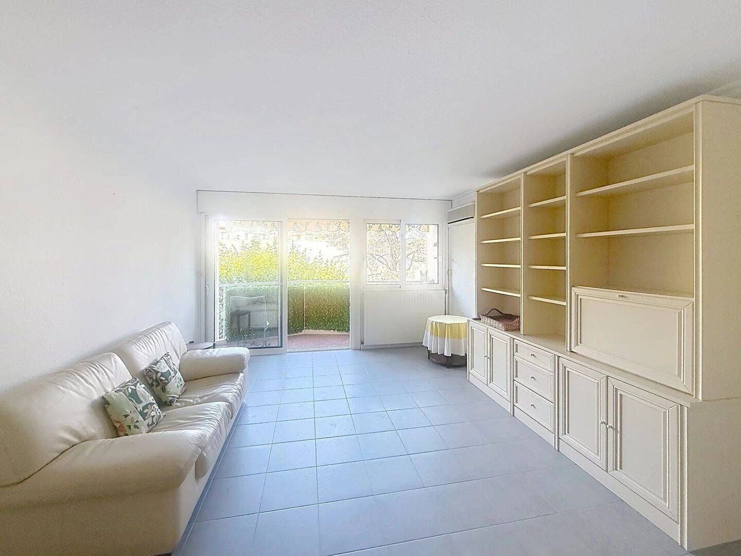 Appartement 2 pièces 49 m² · à Cannes · 48,5 m² · 117 000 €