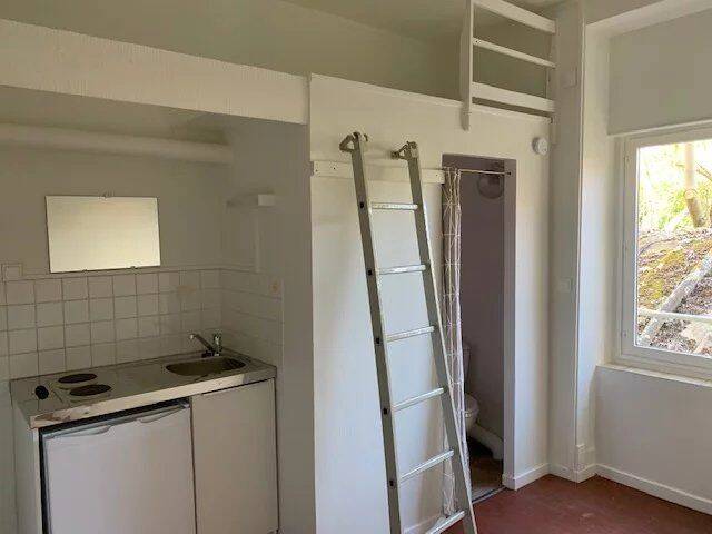 Appartement 1 pièce 12 m² · à Nevers · 11,7 m² · 235 €