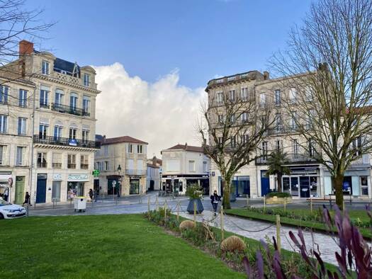 Immeuble à vendre 291 000 € 135 m² Champlain Rochefort 17300