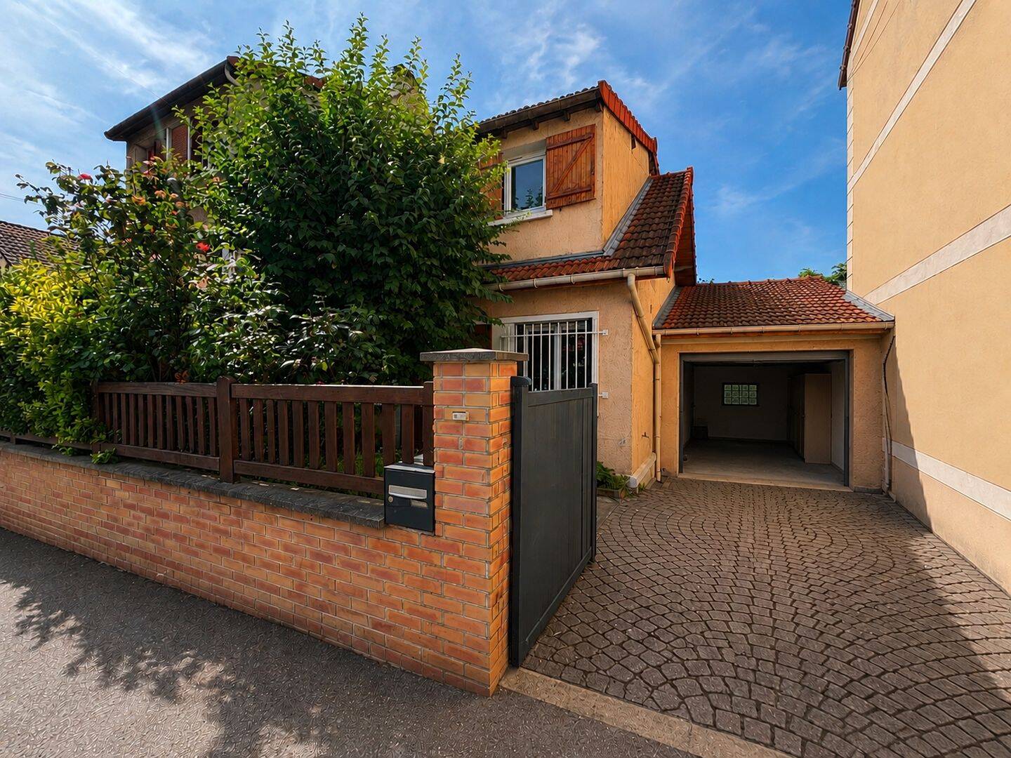 Maison 5 pièces 112 m² · à Bobigny · 112 m² · 308 000 €