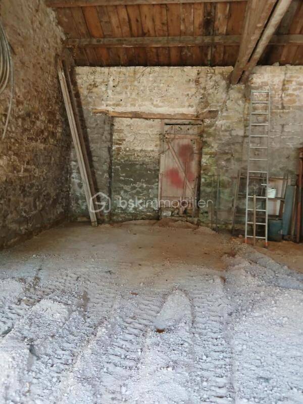 Maison 1 pièce 179 m² · à Bourbonne-les-Bains · 179 m² · 30 000 €