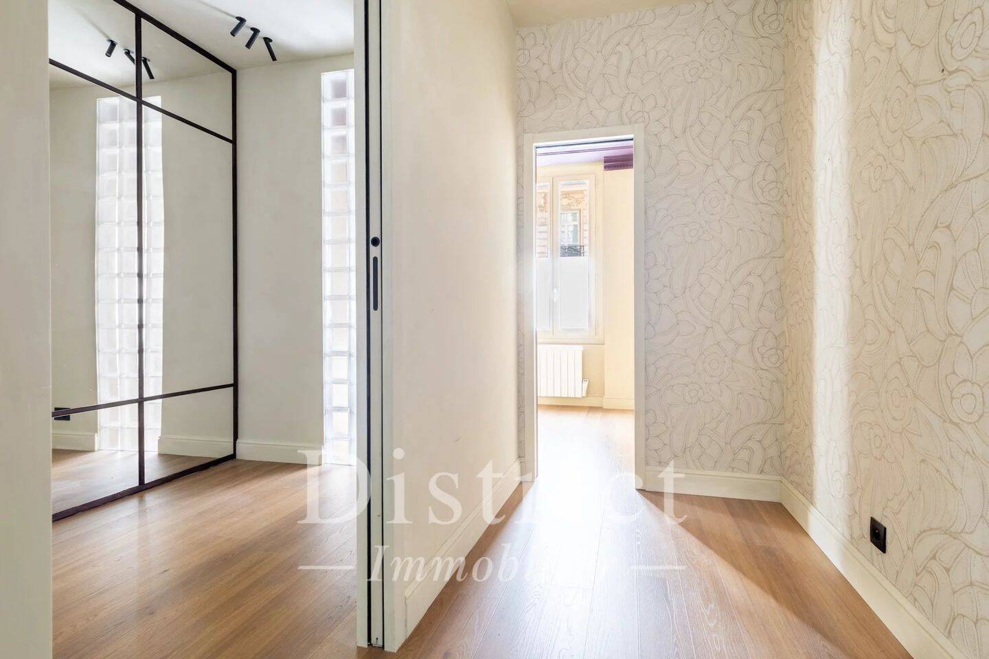 Appartement 2 pièces 27 m² · à Paris 8ème Arrondissement · 27 m² · 390 000 €