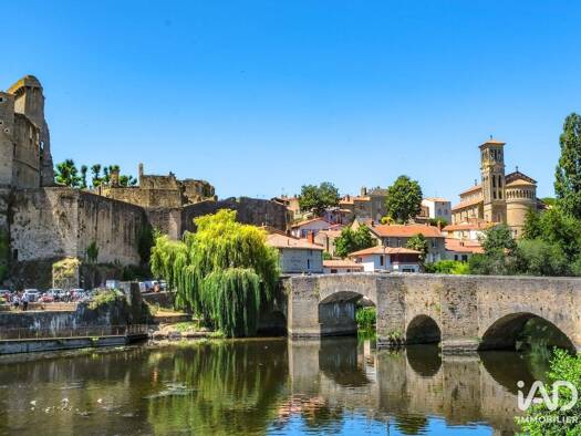 Boutique à vendre 122 500 € 58 m² de surface de vente Rive Gauche de la Sèvre Clisson 44190