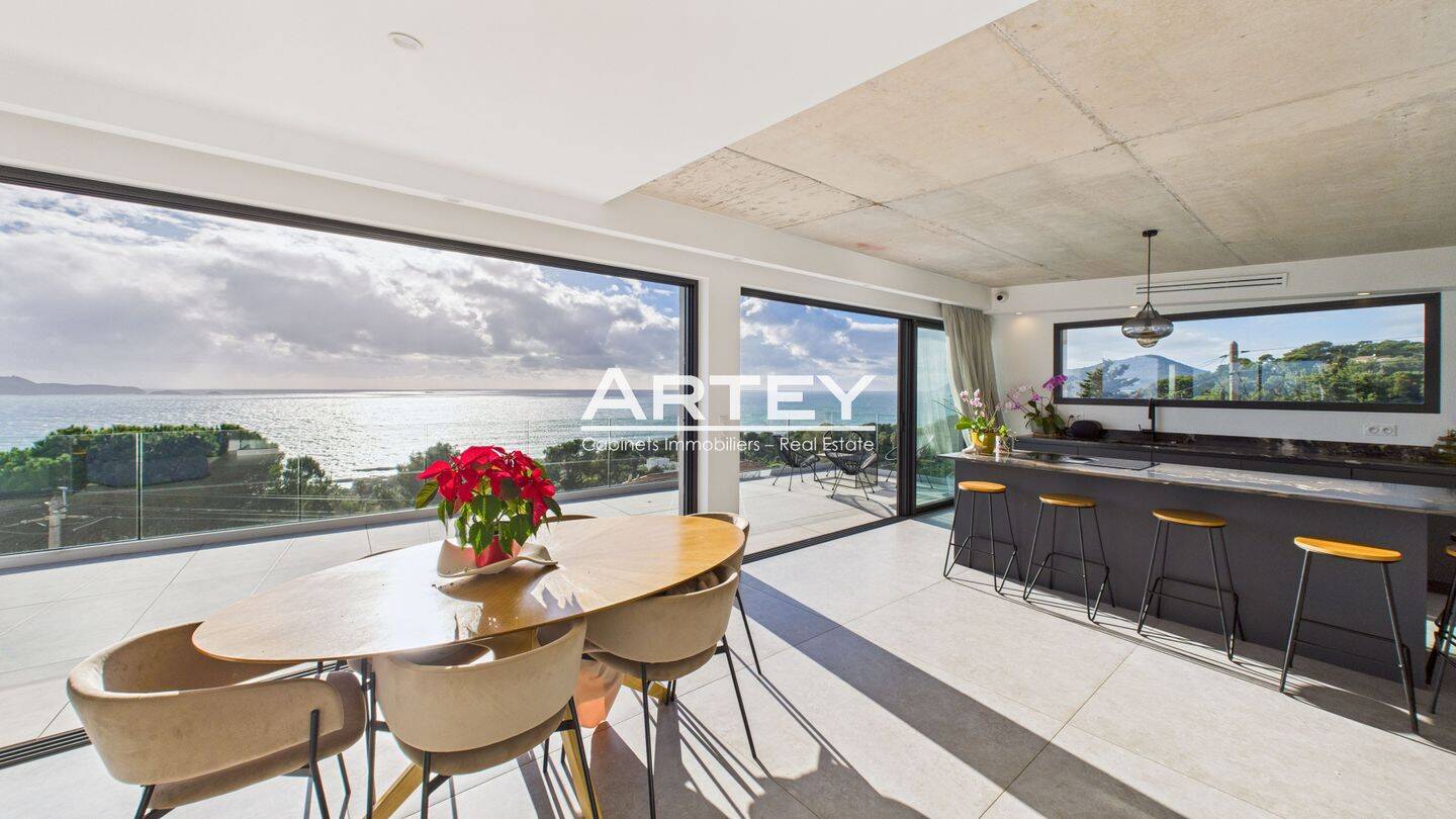 Maison 5 pièces 175 m² · à Carqueiranne · 175 m² · 1 899 000 €