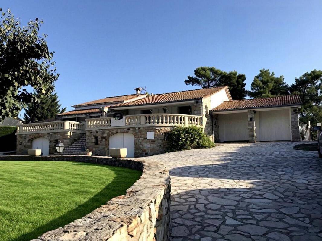 Maison 6 pièces 152 m² · à Rousson · 151,9 m² · 359 000 €