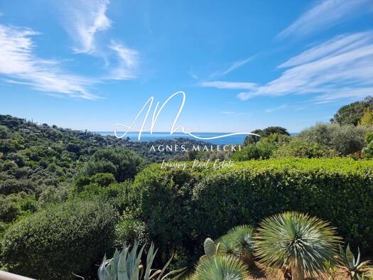 Villa à vendre 2 150 000 € 5 pièces 4 chambres 140 m² 2 100 m² de terrain La Croix-Valmer 83420