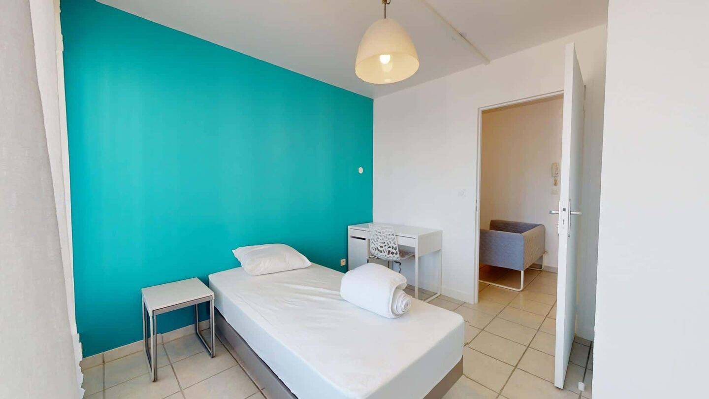 Appartement 1 pièce 15 m² · à Vénissieux · 15 m² · 495 €