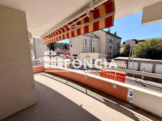 Appartement 3 pièces 72 m² · à Bourgoin-Jallieu · 72,3 m² · 860 €