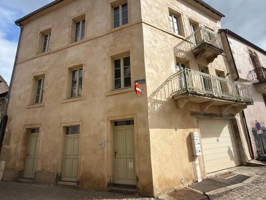Immeuble à vendre 360 000 € 180 m² Ancien Semur-en-Auxois 21140