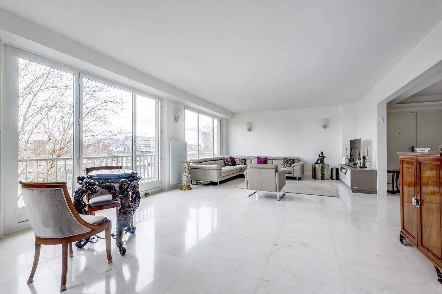 Appartement 5 pièces 136 m² · à Paris 16ème Arrondissement · 136,2 m² · 1 360 000 €