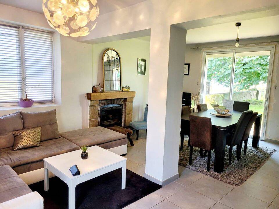 Maison 6 pièces 200 m² · à Saint-Philbert-de-Grand-Lieu · 200 m² · 1 600 €