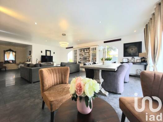 Maison de plain-pied à vendre 384 000 € 6 pièces 5 chambres 155 m² 1 240 m² de terrain Haudrecy 08090