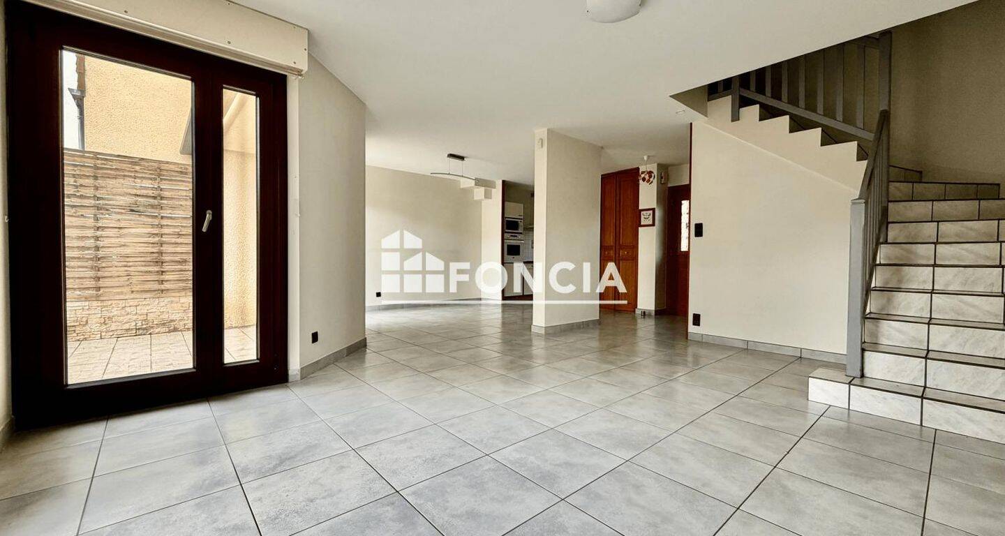 Appartement 6 pièces 107 m² · à Saint-Apollinaire · 106,9 m² · 282 000 €