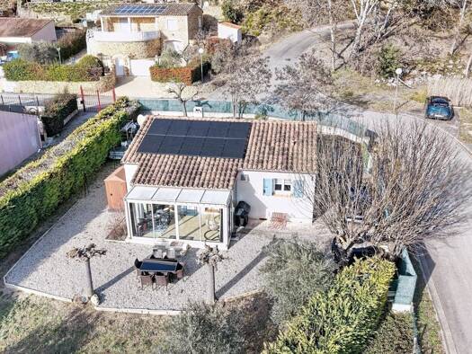 Maison de plain-pied à vendre 299 000 € 5 pièces 2 chambres 97 m² 656 m² de terrain Saint-Martin-de-Brômes 04800