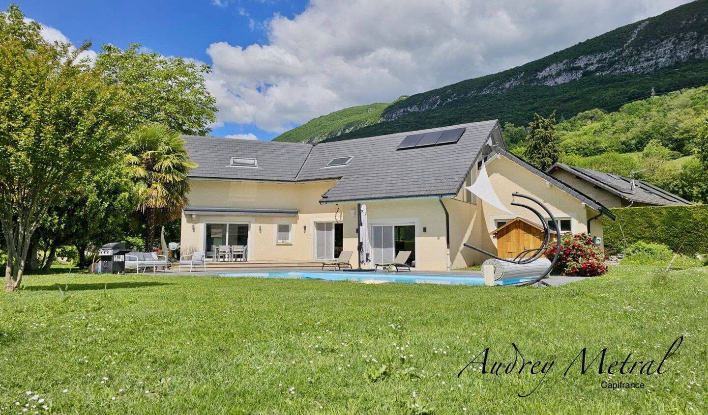 Maison 5 pièces 200 m² · à Serrières-en-Chautagne · 200 m² · 630 000 €